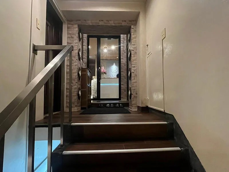 Our store is on the 7th floor.