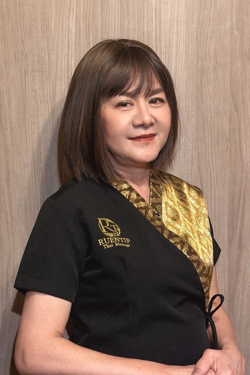 STAFF スタッフ紹介 タイ古式マッサージ ルアンテイップ 銀座プレミア